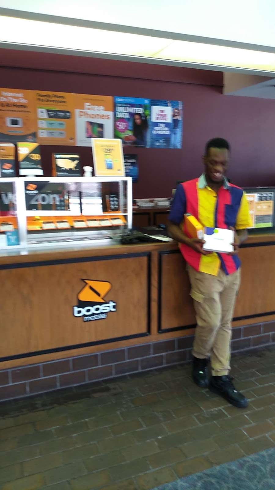 Boost Mobile Pro Comm | 7101 W Greenfield Ave, West Allis, WI 53214, USA | Phone: (414) 739-5000