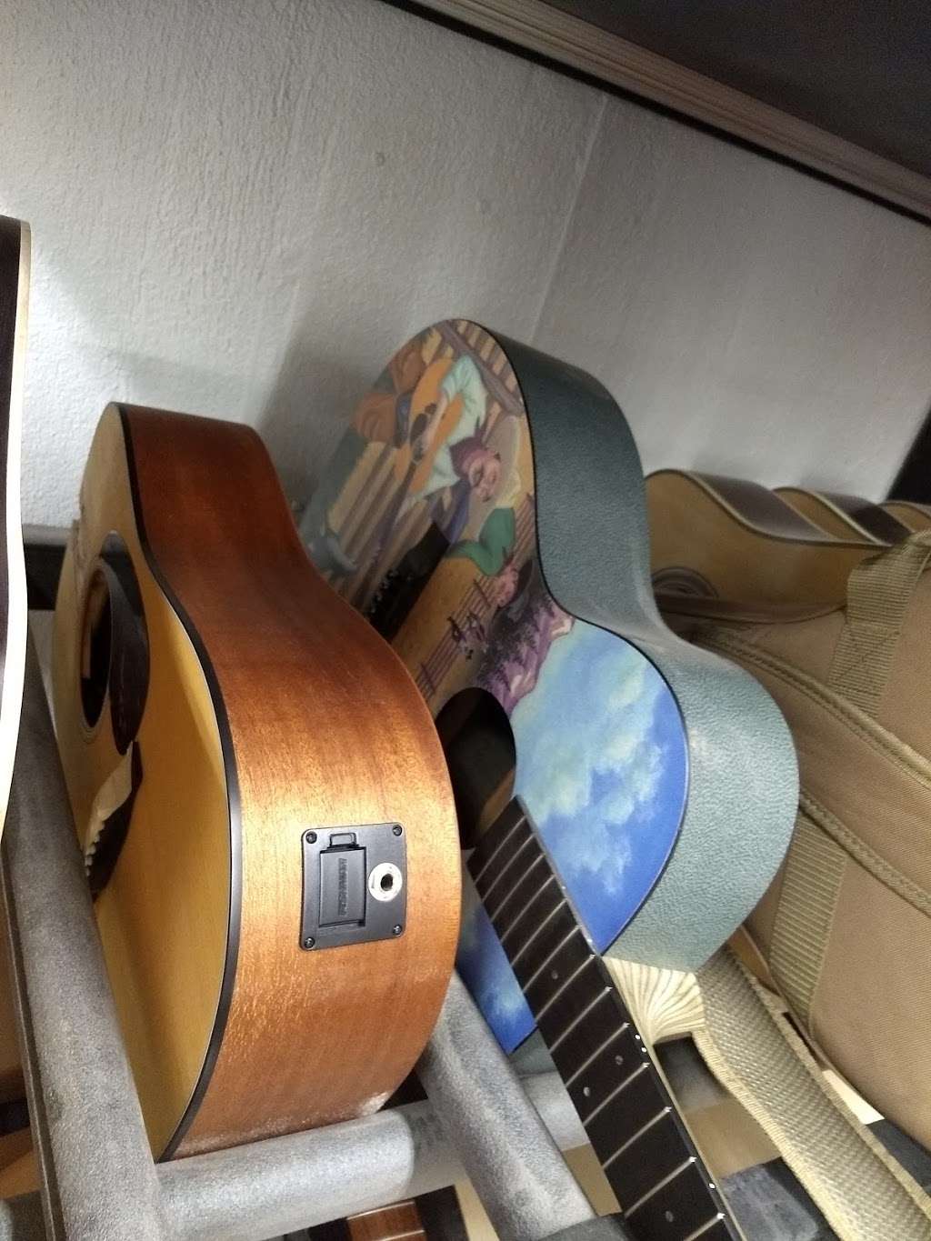 Martin Guitars | 265-499, W Beil Ave, Nazareth, PA 18064, USA | Phone: (610) 759-2837