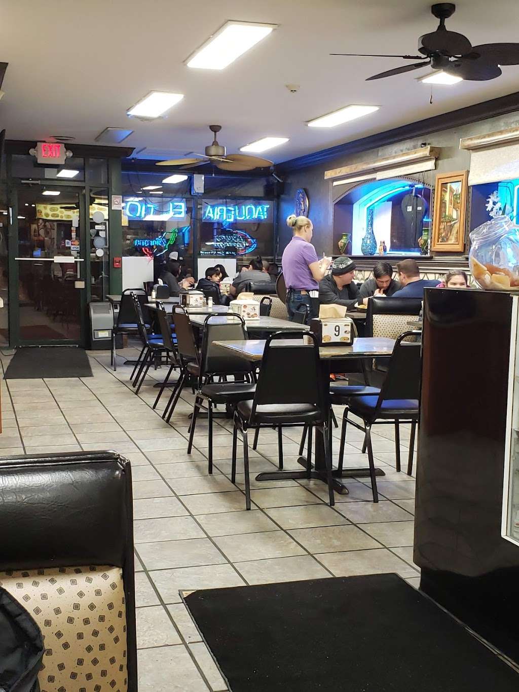 Taqueria El Tio, 81 S River St, Aurora, IL 60506, USA