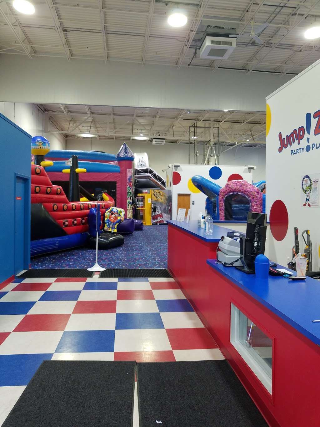 Bellas Bouncies Jump Center - Volo | 31223 N US Hwy 12, Volo, IL 60073 | Phone: (847) 546-7000