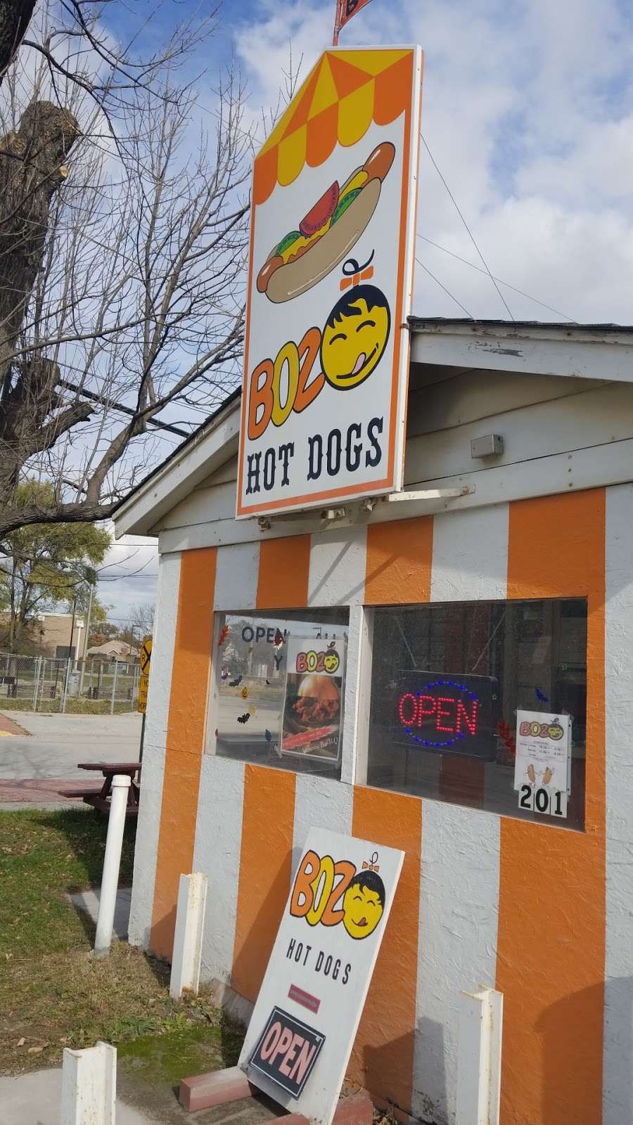 Boz Hot Dogs | 201 S Williams St, Thornton, IL 60476, USA | Phone: (708) 877-6262