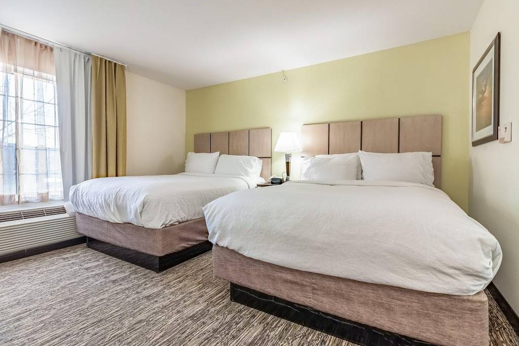 Candlewood Suites Lincoln | 4100 Pioneer Woods Dr, Lincoln, NE 68520, USA | Phone: (402) 420-0330