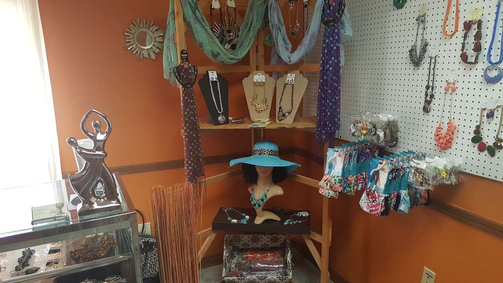 Victorias Corner | 5 Cabarrus Ave W, Concord, NC 28025, USA | Phone: (704) 497-4780