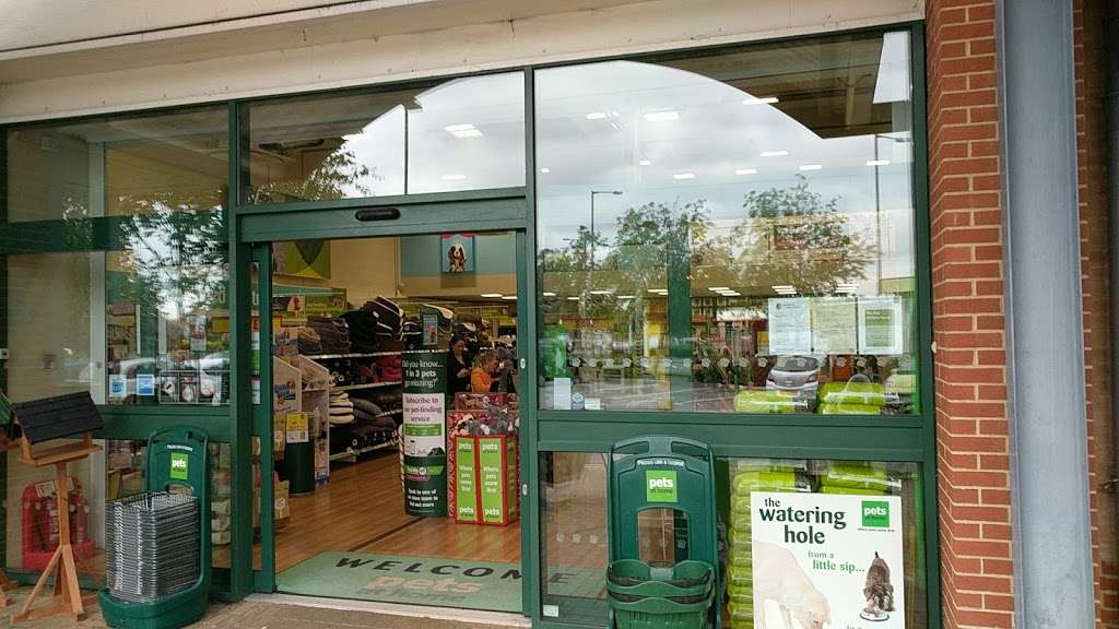 Pets at Home Thamesmead | Unit E, Cannon Retail Park, 8 Twin Tumps Way, London SE28 8RD, UK | Phone: 0345 600 6084