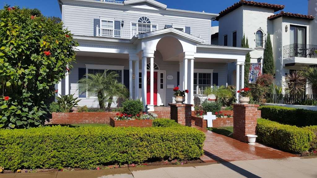 Coronado Island Cottage | 261 H Ave, Coronado, CA 92118, USA | Phone: (619) 435-7791