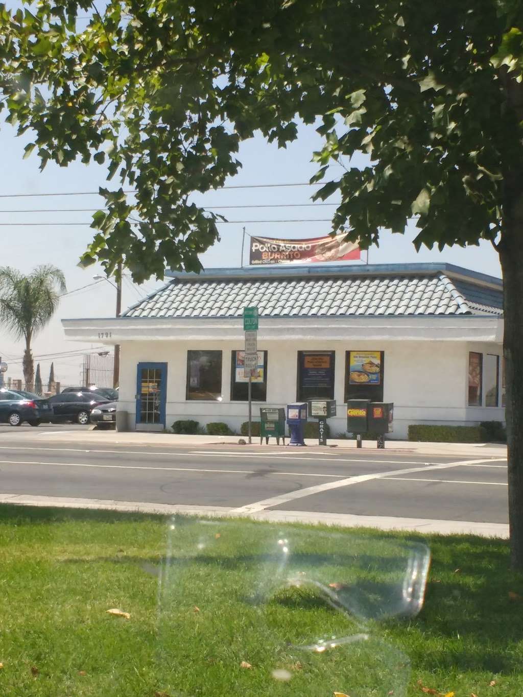 Bakers Drive-Thru | 1791 N Mt Vernon Ave, Colton, CA 92324, USA | Phone: (909) 884-5233