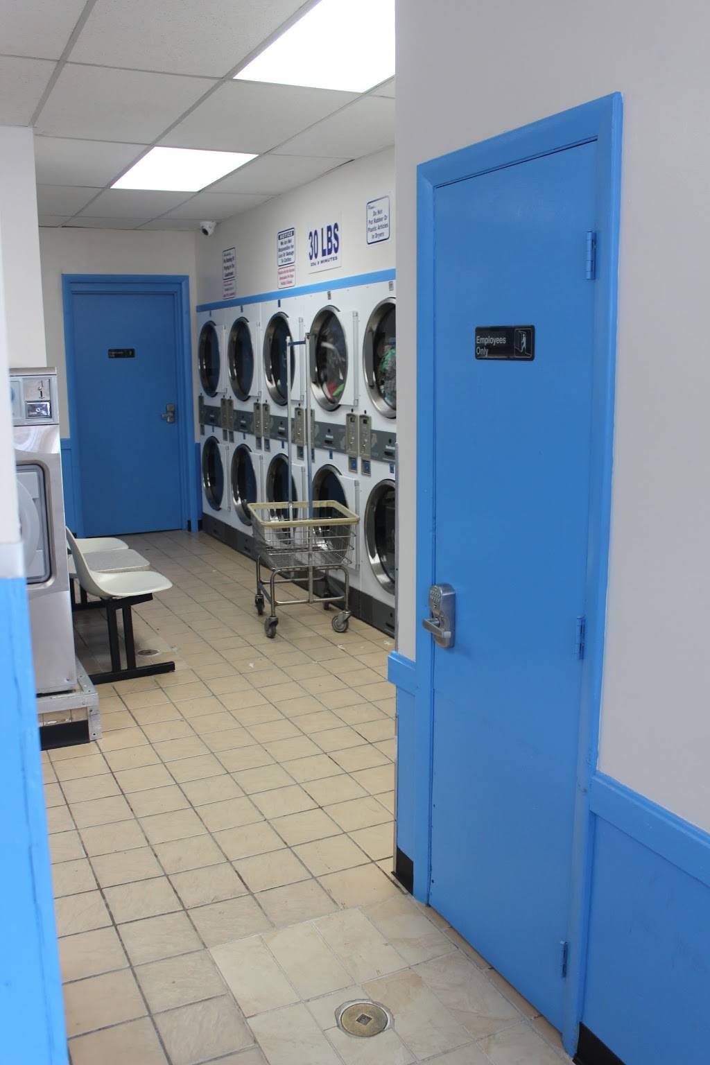 Sophia Laundromat | 215 Union Ave, Providence, RI 02909 | Phone: (401) 228-8706