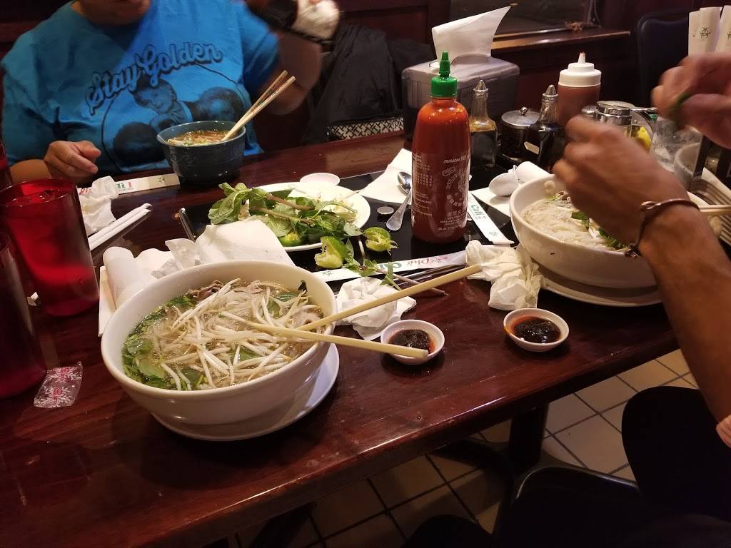 Pho Cali | 4756 S 27th St, Milwaukee, WI 53221, USA | Phone: (414) 282-9950