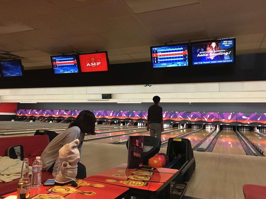 AMF College Lanes | 10201 College Blvd, Overland Park, KS 66210, USA | Phone: (913) 451-6400