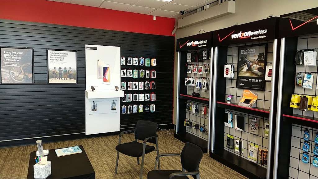 Verizon Authorized Retailer – Russell Cellular | 100 E. Kansas Ste A, Lansing, KS 66043, USA | Phone: (913) 651-4154