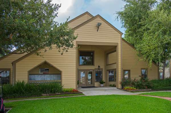 Huntcliff Apartments | 2525 St Christopher Ave, League City, TX 77573, USA | Phone: (281) 332-5916