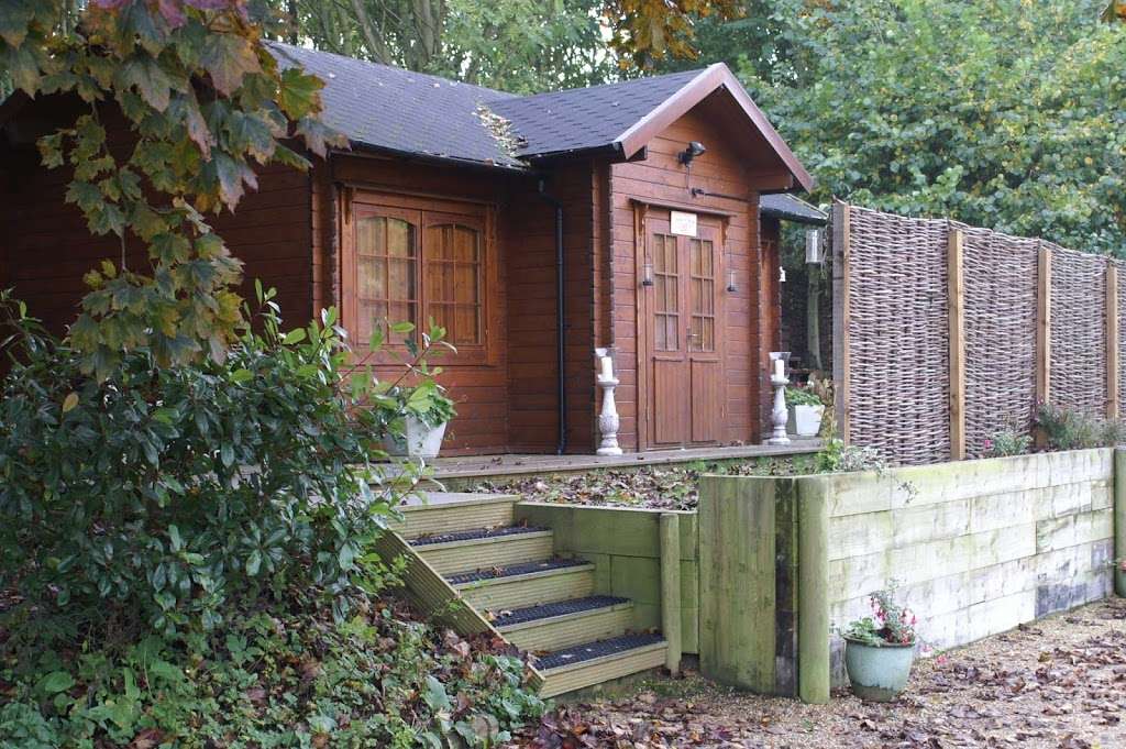 Agape Cottage | Beredens Ln, Great Warley, Brentwood CM13 3JB, UK | Phone: 07734 472478