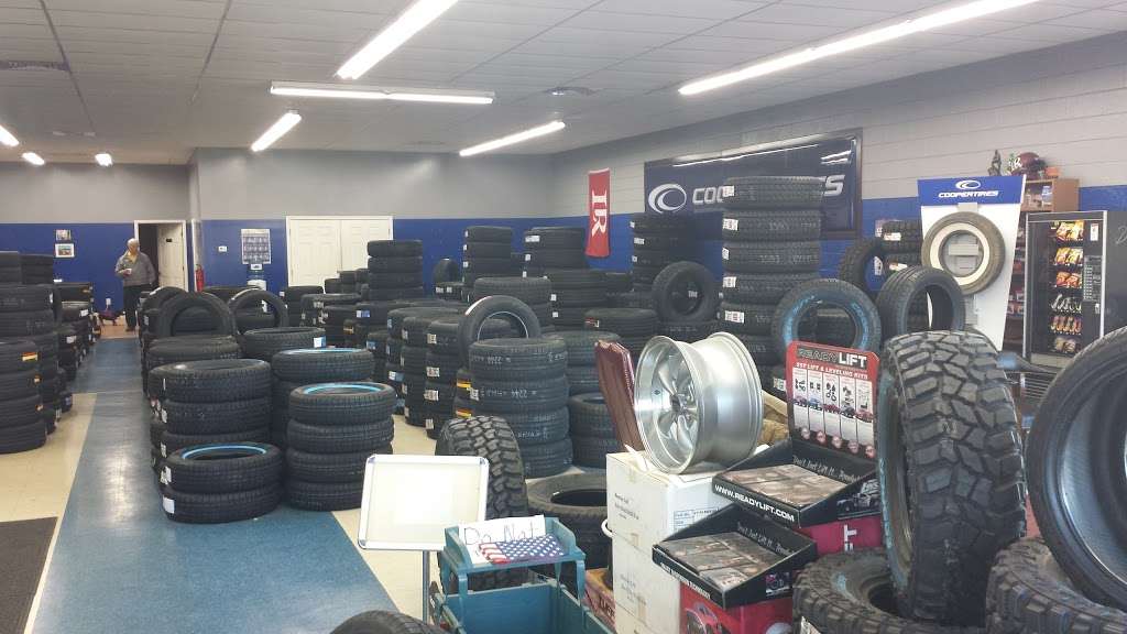 White Tire Center Springs Road | 2614 Springs Rd NE, Hickory, NC 28601, USA | Phone: (828) 256-2426