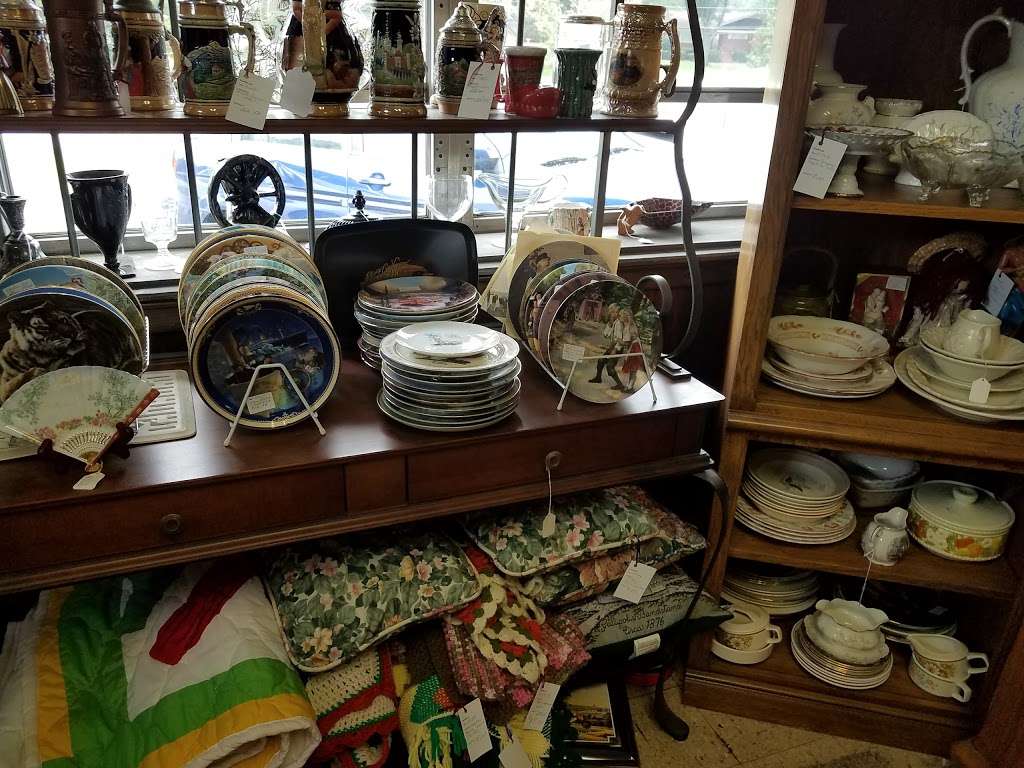 Fantastic Finds | 2581 Northwest Blvd, Newton, NC 28658, USA | Phone: (828) 465-1123