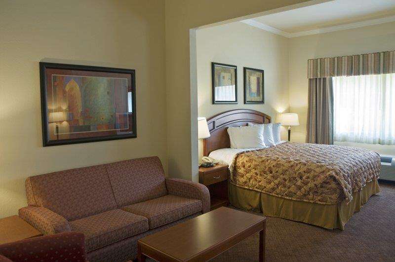 Best Western Cleveland Inn & Suites | 708 US-59, Cleveland, TX 77328, USA | Phone: (281) 659-2700