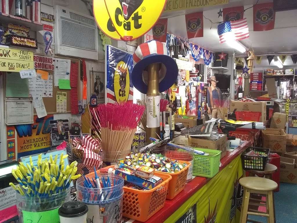 Dynamite Fireworks | 4218 Calumet Ave, Hammond, IN 46320 | Phone: (219) 937-4090