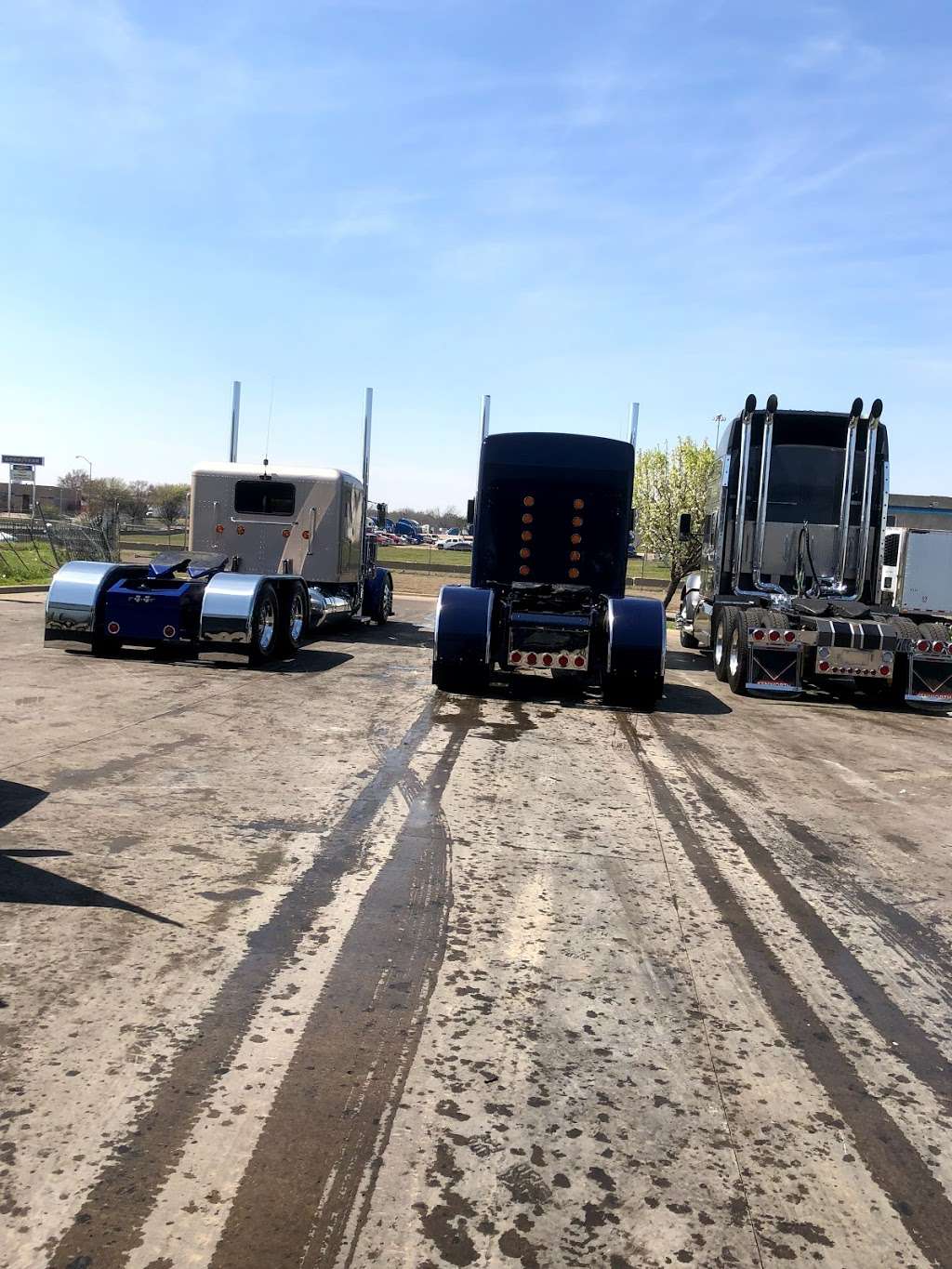 Galaxy Truck Wash and lube | 8445 S Lancaster Rd, Dallas, TX 75241, USA | Phone: (469) 318-1516