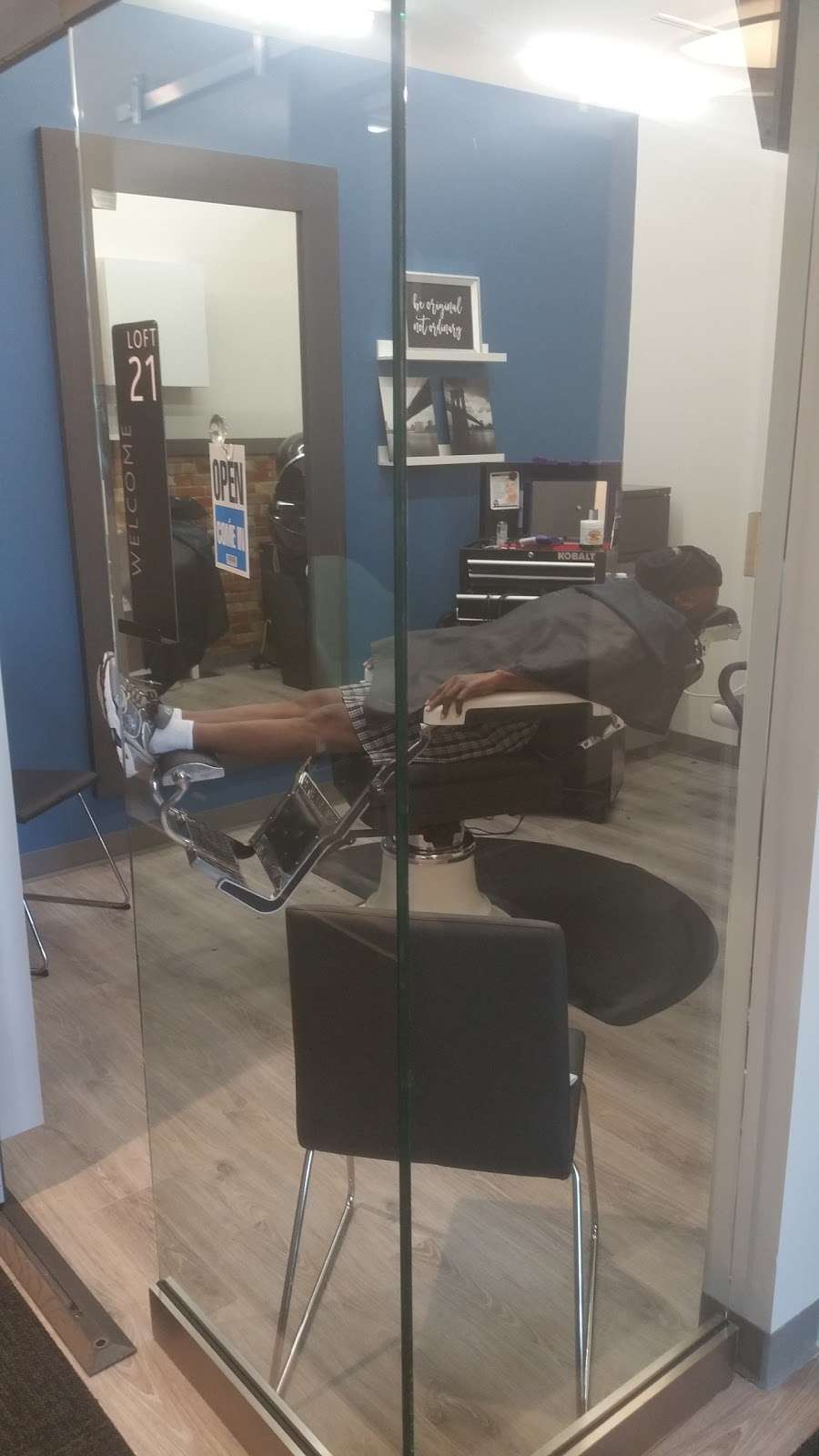 Details Barbershop | 10216a loft 21, Perimeter Pkwy, Charlotte, NC 28216, USA | Phone: (704) 555-5555