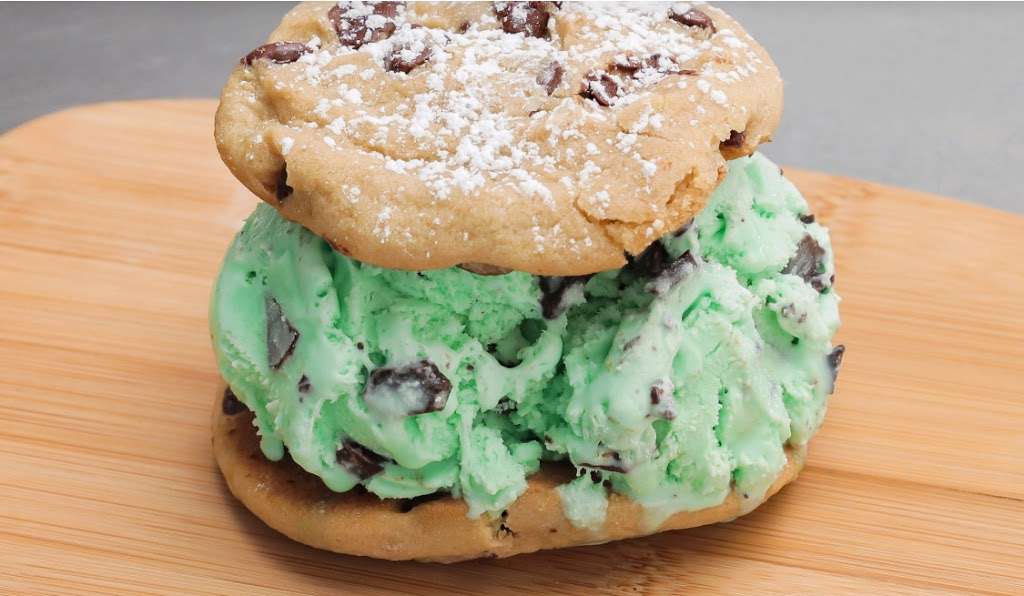 Millies Burgers, Steaks & Shakes | 1441 W Shunk St, Philadelphia, PA 19145, USA | Phone: (215) 467-8553