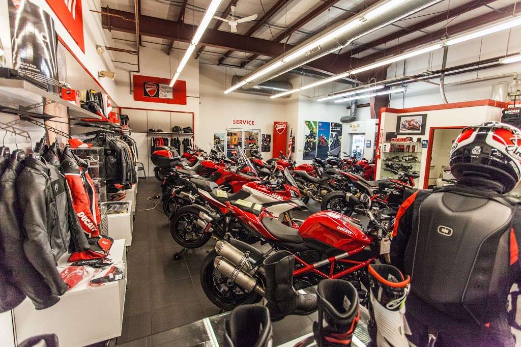 Renos Powersports KC | 13611 Holmes Rd, Kansas City, MO 64145 | Phone: (816) 942-8900