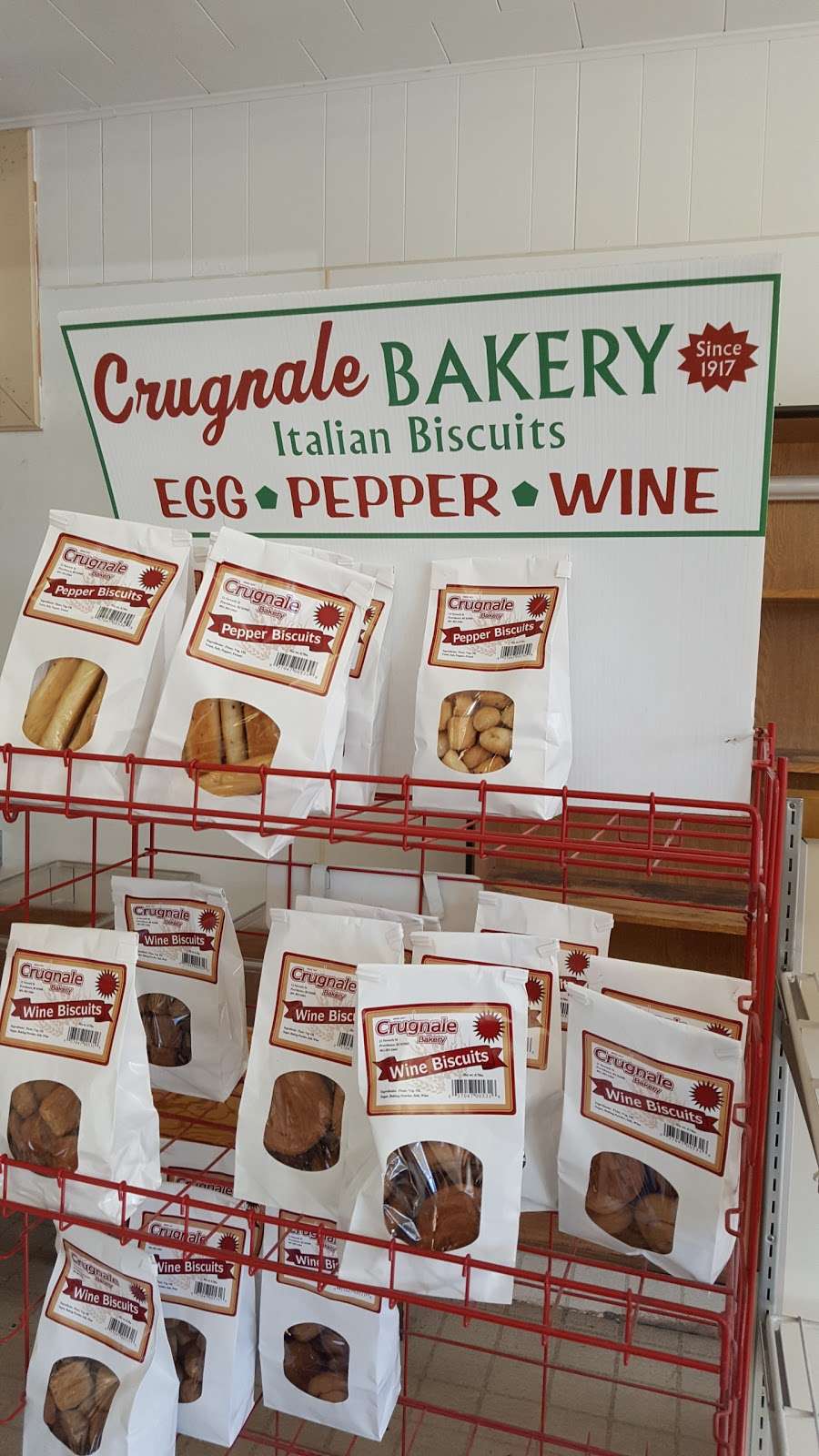 Crugnale Bakery | 237 Newman Ave, Rumford, RI 02916, USA | Phone: (401) 435-3037