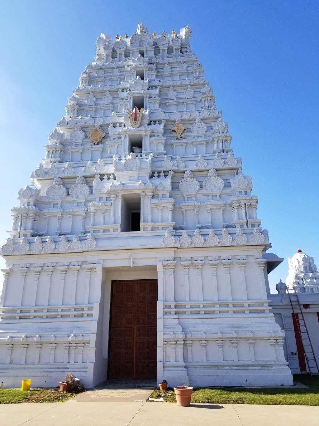 The Hindu Temple Of Greater Chicago | 10915 Lemont Rd, Lemont, IL 60439, USA | Phone: (630) 972-0300