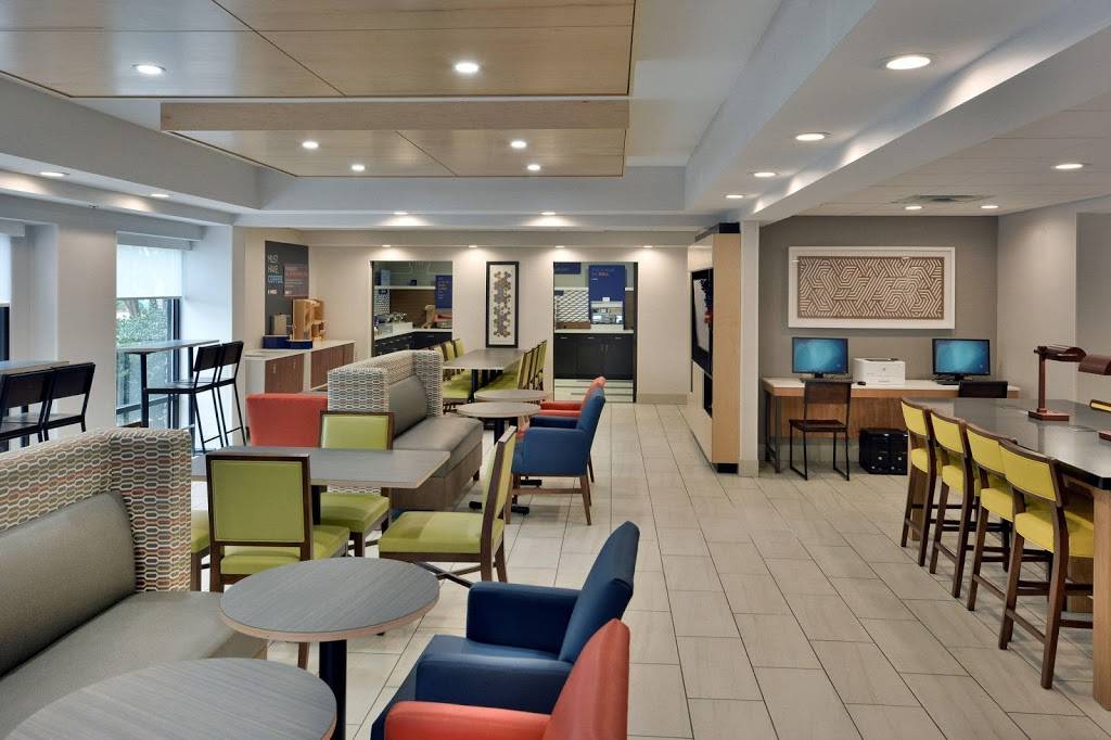 Holiday Inn Express Raleigh-Durham Airport | 1014 Airport Blvd, Morrisville, NC 27560, USA | Phone: (919) 653-2260