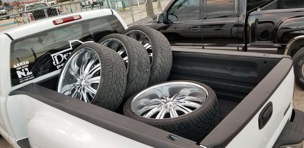 Rent-A-Tire Custom Wheels & Tires in Houston, TX | 1019 Uvalde Rd, Houston, TX 77015, USA | Phone: (713) 330-7561