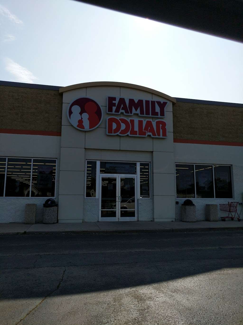 Family Dollar | 411 E State St, Sycamore, IL 60178, USA | Phone: (815) 895-0725