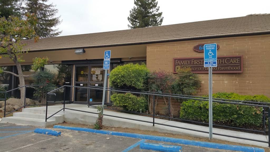 Planned Parenthood - FamilyFirst Health Center | 6095 N First St, Fresno, CA 93710, USA | Phone: (559) 446-1515