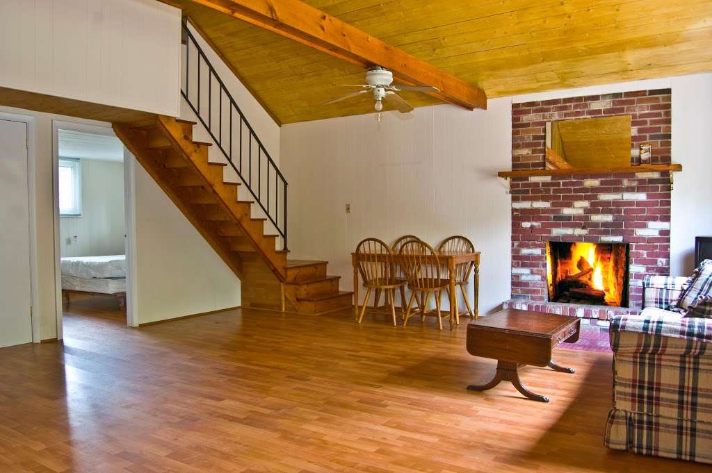 Lakeside Country Cottages & Boat Slip Rentals | 270 PA-507, Tafton, PA 18464, USA | Phone: (570) 226-8907