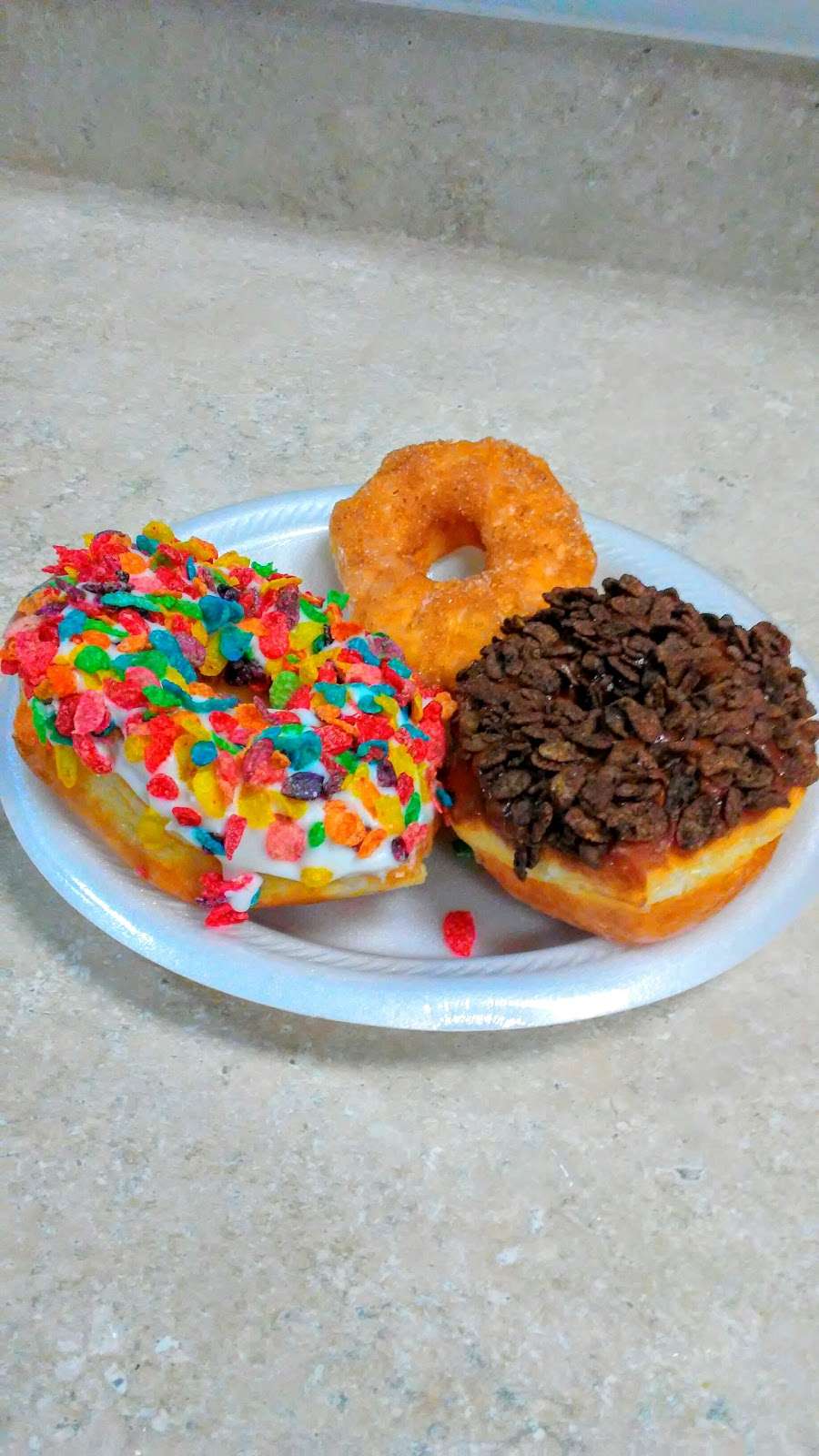 Big Daddys Donuts | 1280 W Foxwood Dr, Raymore, MO 64083, USA | Phone: (816) 728-6395