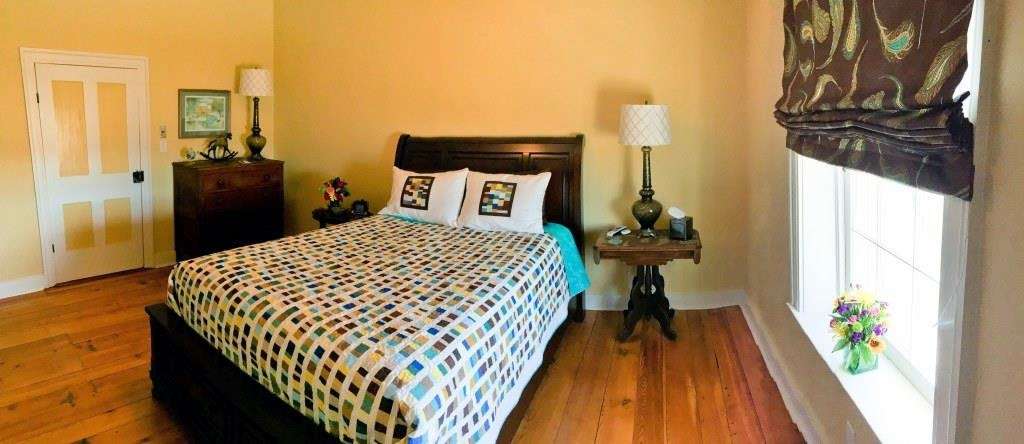 Elmwood Farm Bed and Breakfast | 16311 Kendle Rd, Williamsport, MD 21795, USA | Phone: (240) 707-0772