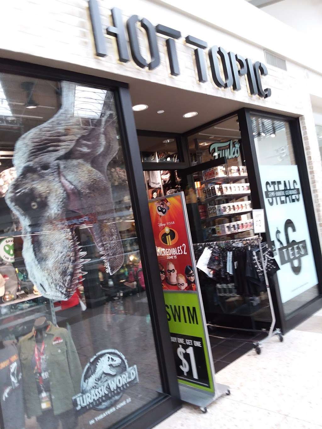 Hot Topic | 1025 Westminster Mall #2025A, Westminster, CA 92683, USA | Phone: (714) 898-8202