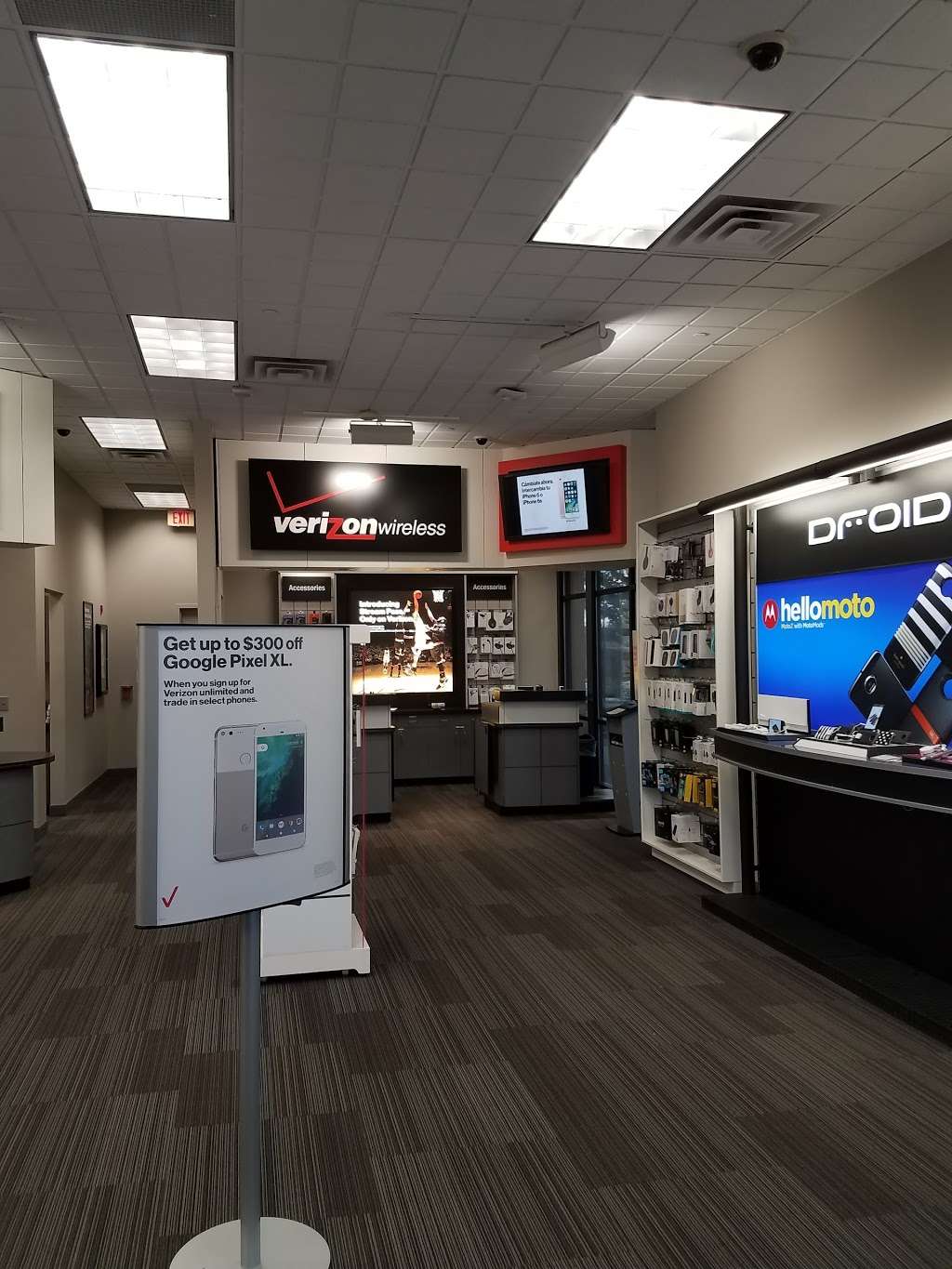 Verizon | 6531 S 27th St, Franklin, WI 53132 | Phone: (414) 761-7766