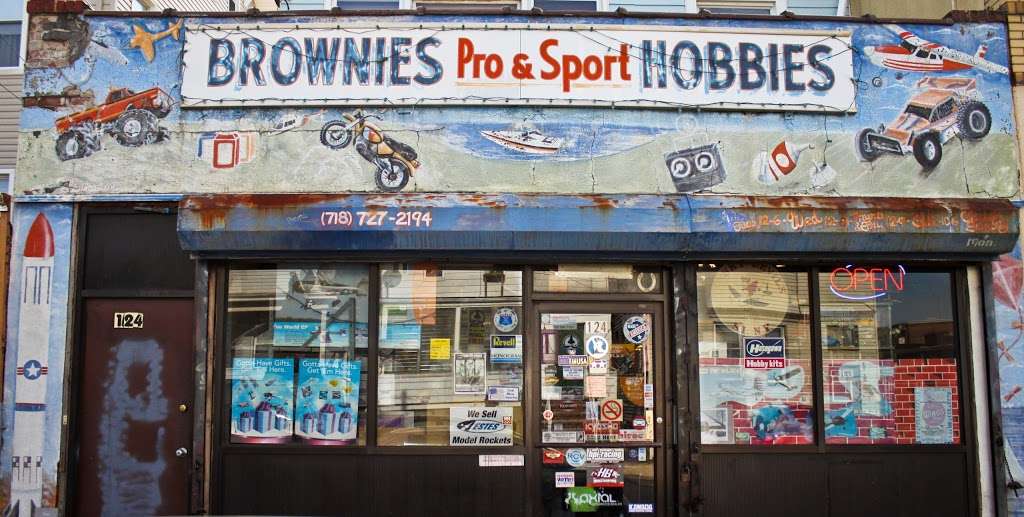 Brownies Pro & Sport Hobbies | 124 Bennett St, Staten Island, NY 10302, USA | Phone: (718) 727-2194