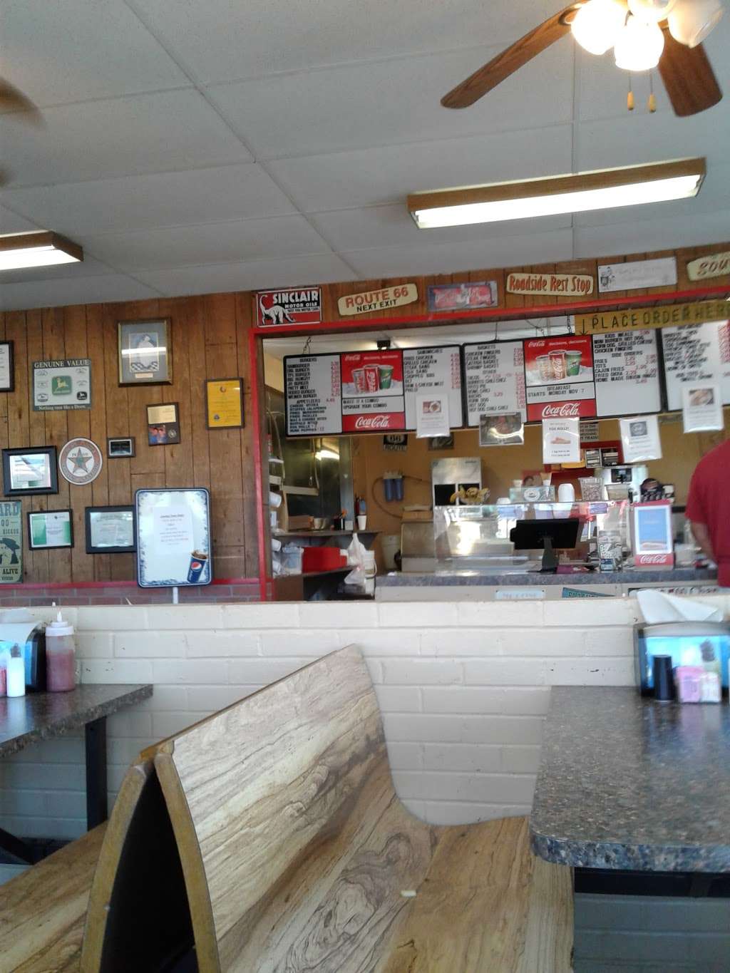 Red Cap (C&D Burger Shop) | 13419 Hwy 6, Santa Fe, TX 77510, USA | Phone: (409) 925-2546