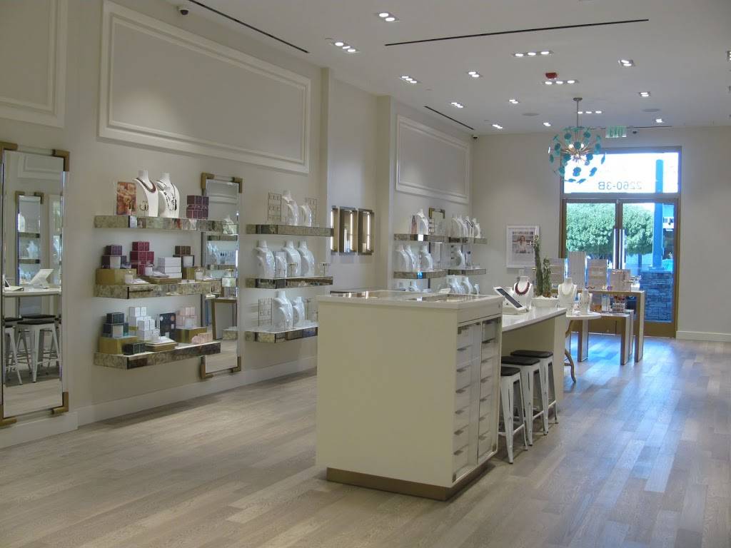 Kendra Scott | 2260 Q St NE #3b, Albuquerque, NM 87110, USA | Phone: (505) 340-2280