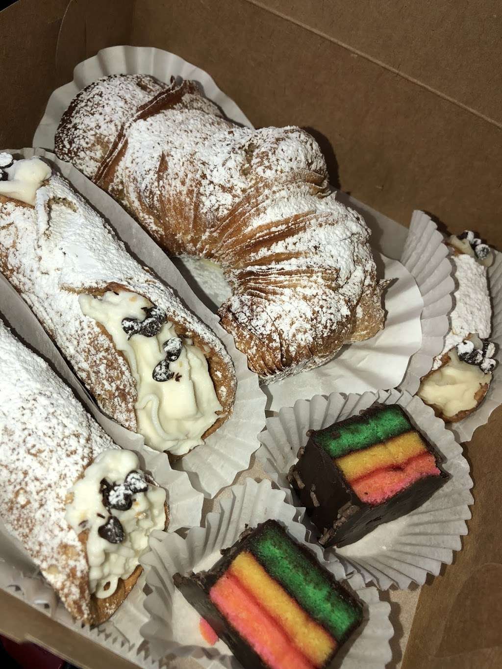 Vittorias Italian Coffee’s and Pastries | 3106 S Atlantic Ave, Daytona Beach, FL 32118, USA | Phone: (386) 788-6063