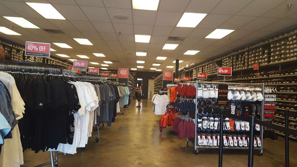 Converse Clearance Store | 2549 Old Vineland Road, Kissimmee, FL 34746, USA | Phone: (321) 677-0034