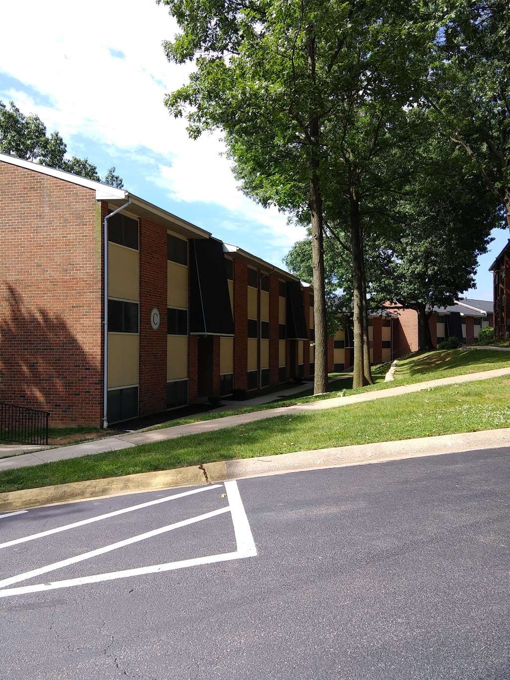 York Hills Apartments | 1927 Queenswood Dr # A104, York, PA 17403, USA | Phone: (717) 845-4111