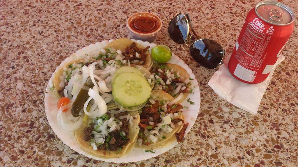 Santa Rita Jalisco Taco Truck | 3900 E 1st St, Los Angeles, CA 90063, USA | Phone: (323) 261-2738