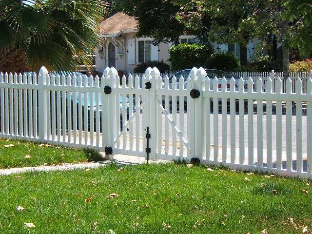 Simi Valley Gate and Fence Service | 2045 Royal Ave, Simi Valley, CA 93065, USA | Phone: (818) 322-3136