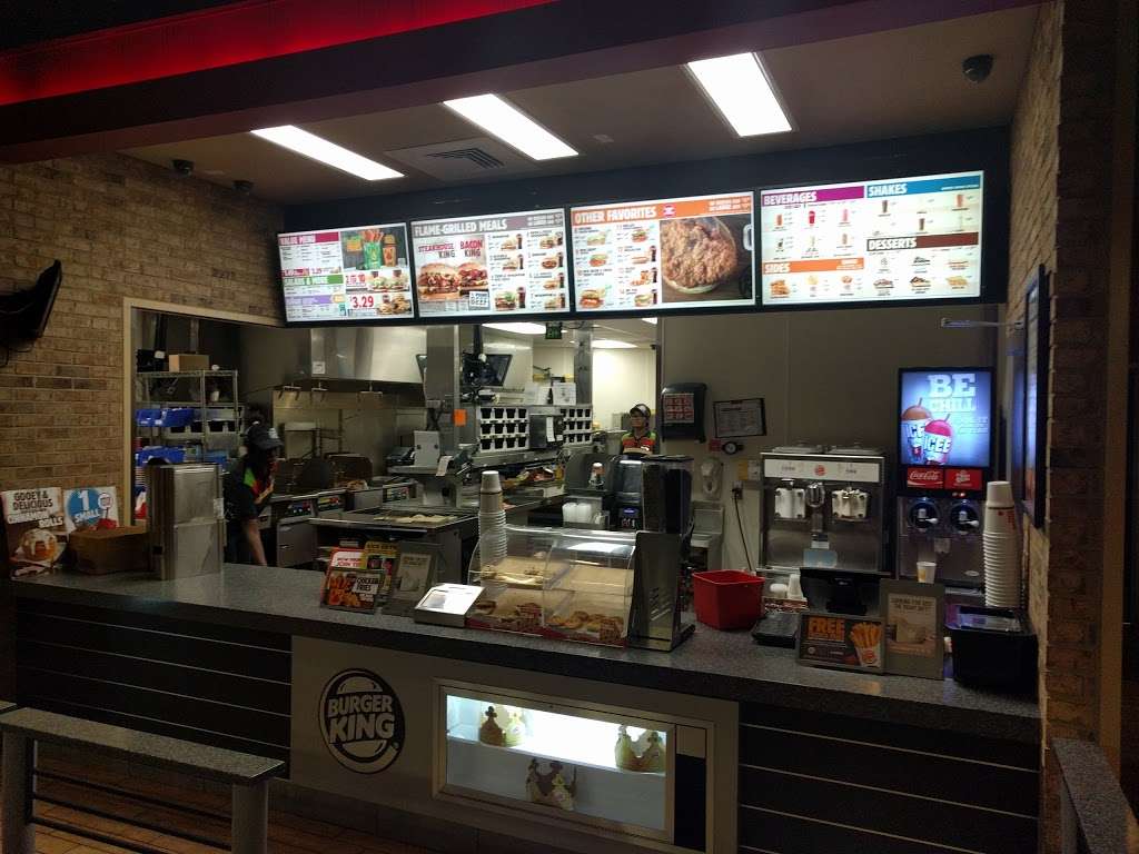 Burger King | 5556 N Federal Hwy, Fort Lauderdale, FL 33308, USA | Phone: (954) 489-2458