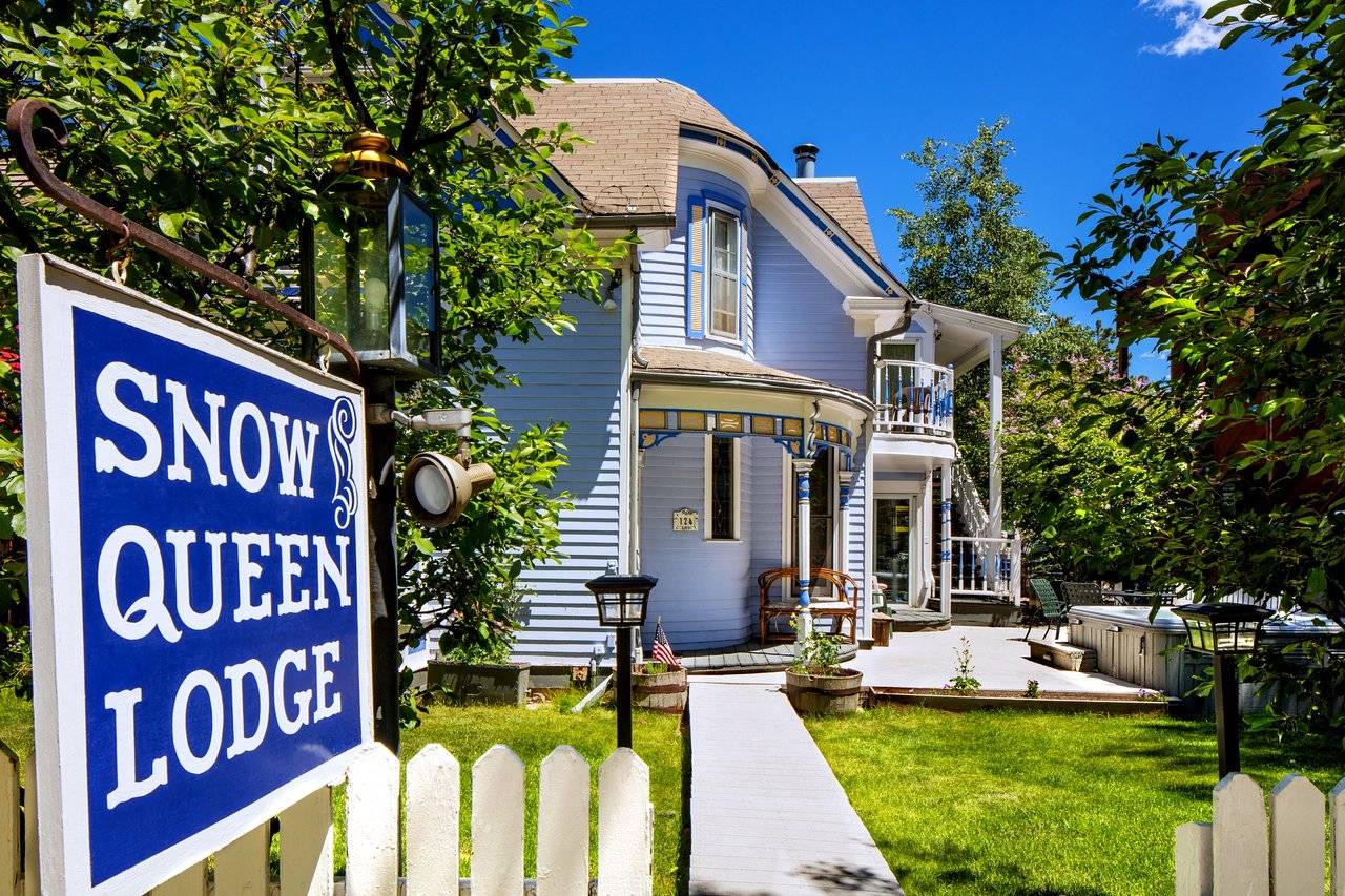 Snow Queen Lodge | 124 E Cooper Ave, Aspen, CO 81611 | Phone: (970) 925-8455