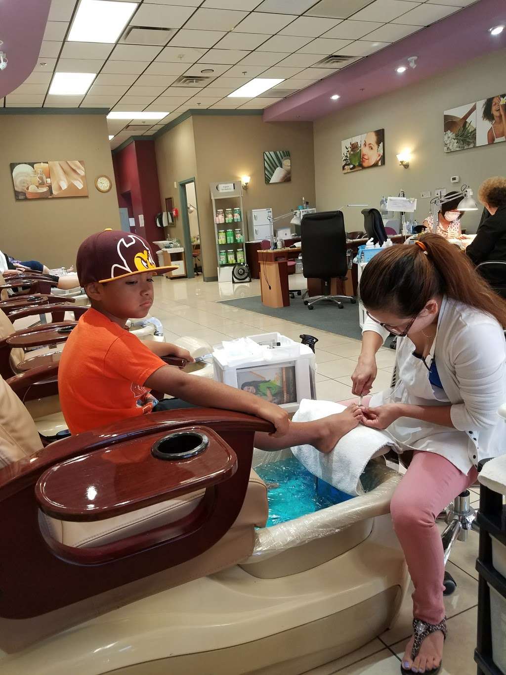 Nail salon Peoria Star Nails & Wax | 7582 W Cactus Rd B3, Peoria, AZ 85381 | Phone: (623) 412-0021