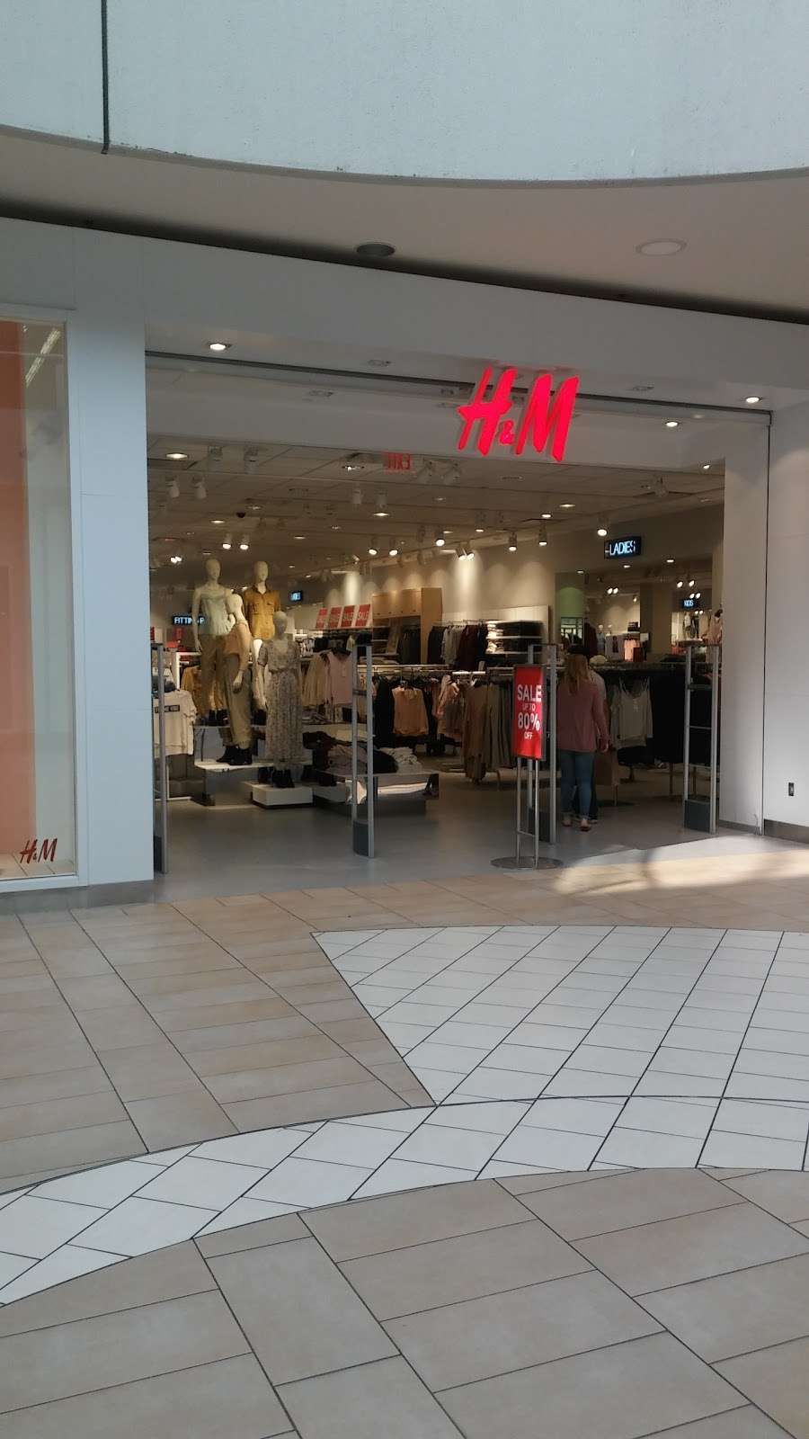 H&M | 2134 Montebello Town Centre Drive Room B12A, Montebello, CA 90640 | Phone: (855) 466-7467