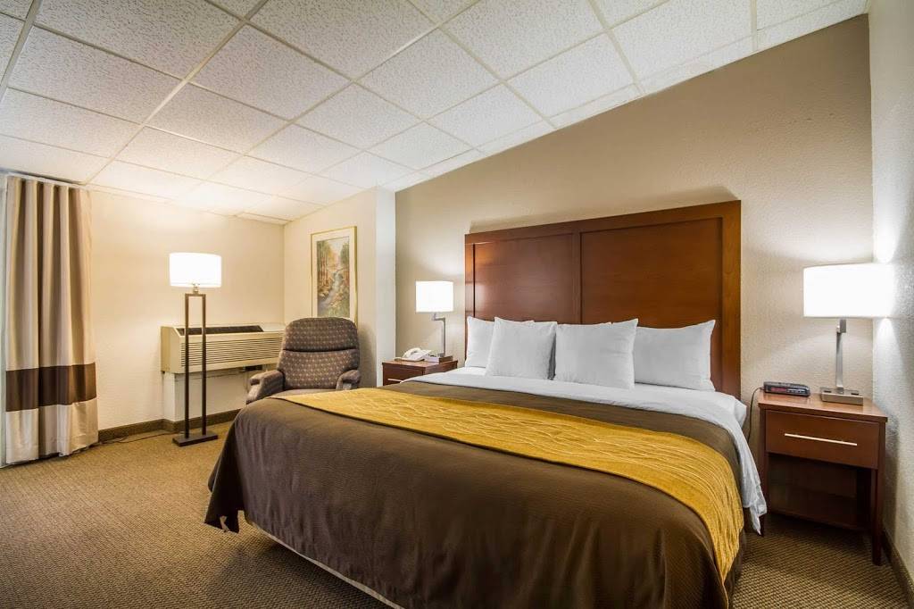 Comfort Inn & Suites Madison - Airport | 4822 E Washington Ave, Madison, WI 53704, USA | Phone: (608) 244-6265