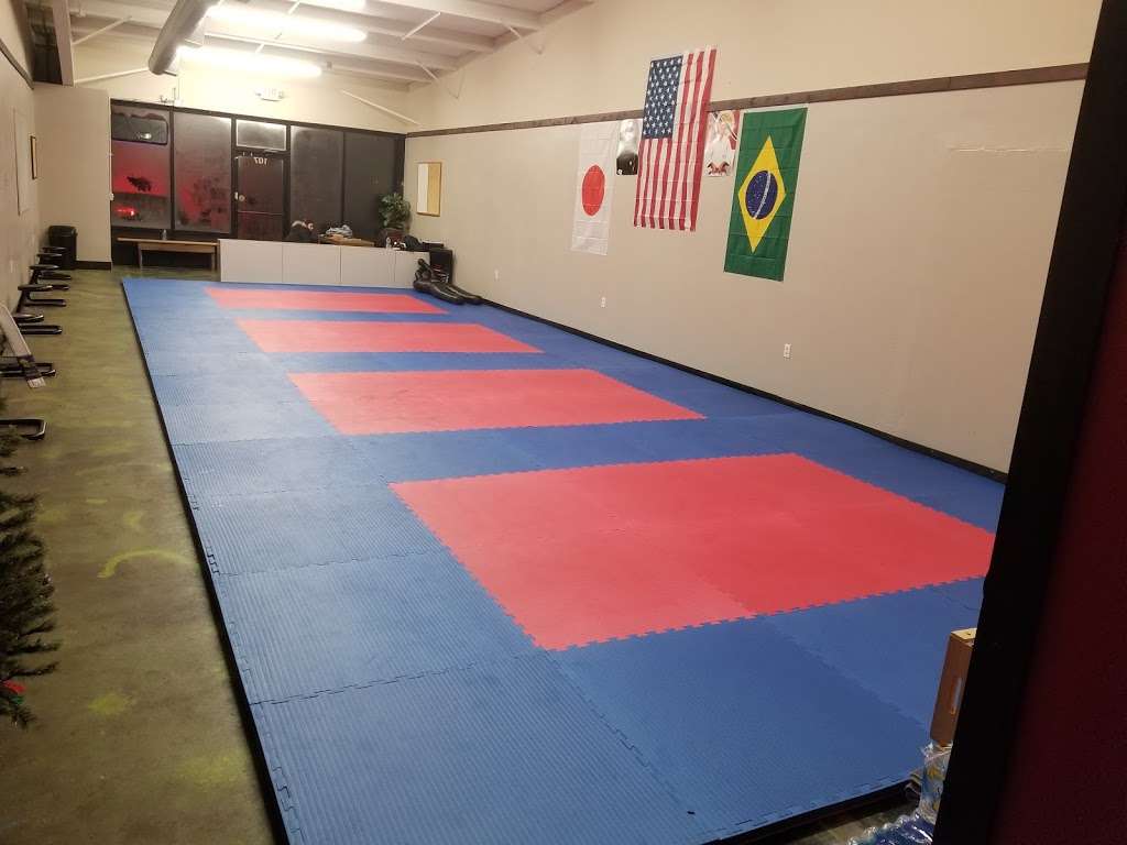 Louisburg Jiu Jitsu | 1006 S Metcalf Rd Suite 107, Louisburg, KS 66053, USA | Phone: (913) 991-3483