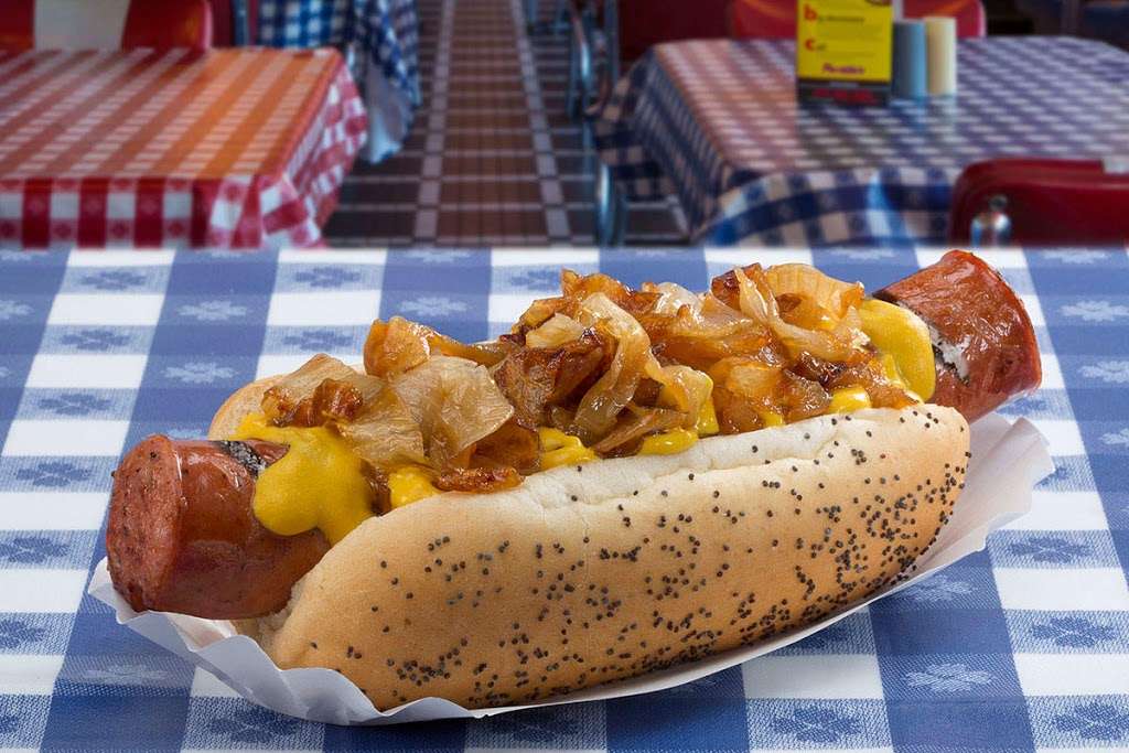Portillos Hot Dogs | 3895 E Main St, St. Charles, IL 60174 | Phone: (630) 762-8484
